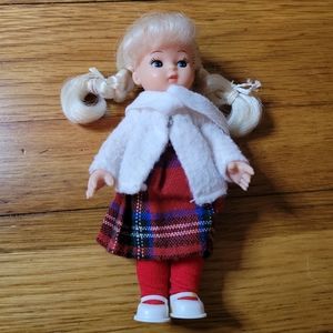vintage Precious Playmates Billie Doll barbie Blonde Poseable Vinyl 1987